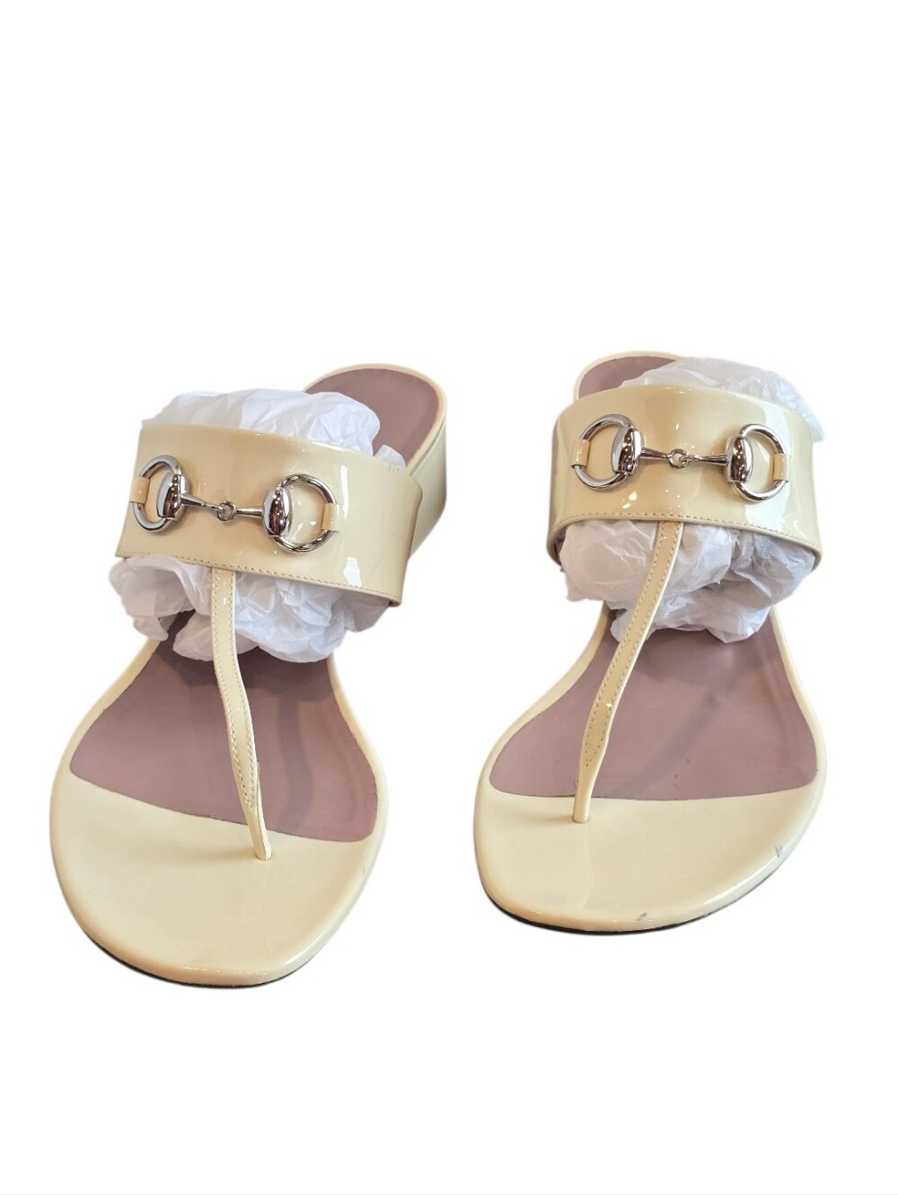 Gucci Cream Patent Leather Block Heel Sandals With Callouts 40 1/2 - Picture 2 of 14